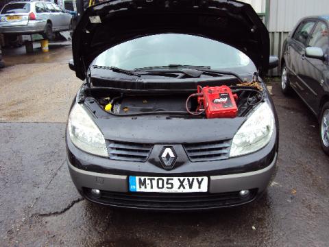 Breaking Renault Scenic 1.9 dci for spares #1
